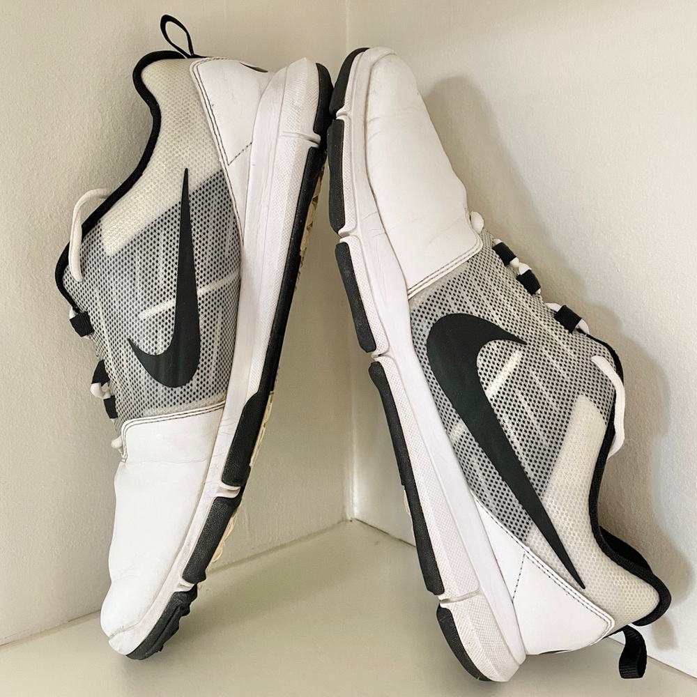 Mens Nike Spikeless golf shoes